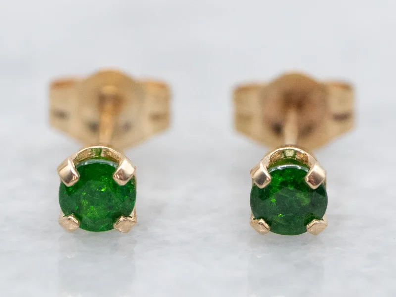 Ladies earrings soft curve earrings-Yellow Gold Green Garnet Stud Earrings